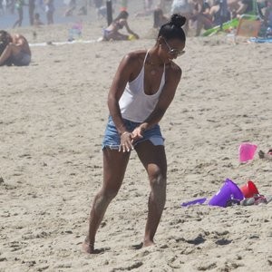 Nude Celeb Pic Kelly Rowland 041 pic