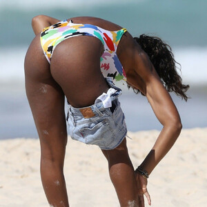 Real Celebrity Nude Kelly Rowland 007 pic