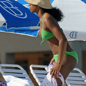 nude celebrities Kelly Rowland 009 pic