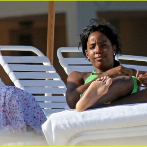 Nude Celeb Pic Kelly Rowland 055 pic
