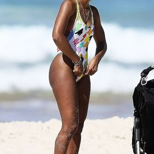 Celebrity Nude Pic Kelly Rowland 068 pic