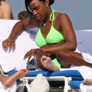 Naked celebrity picture Kelly Rowland 088 pic