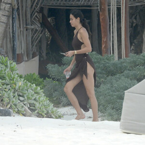 Free Nude Celeb Kelsey Merritt 009 pic