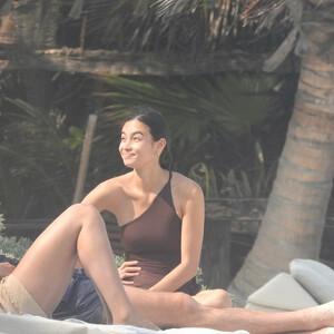 Free Nude Celeb Kelsey Merritt 015 pic