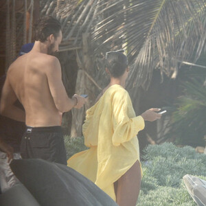 Naked celebrity picture Kelsey Merritt 037 pic