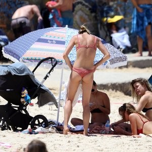 Kendal Lee Schuler Areola Peeks Photos Leaked Nudes Celebrity