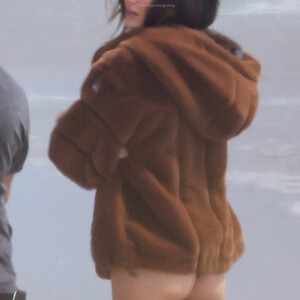 Naked celebrity picture Kendall Jenner 003 pic