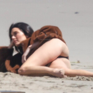 Hot Naked Celeb Kendall Jenner 008 pic