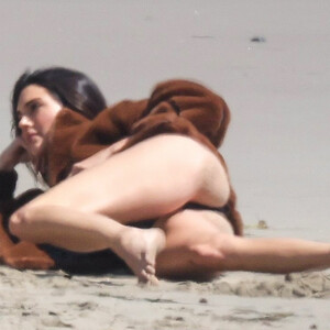 Best Celebrity Nude Kendall Jenner 010 pic