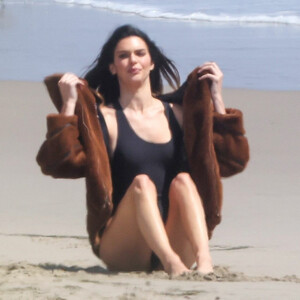 Celeb Naked Kendall Jenner 015 pic