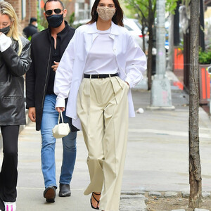 Famous Nude Kendall Jenner 007 pic