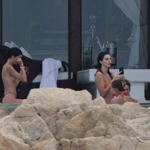 nude celebrities Hailey Baldwin 013 pic
