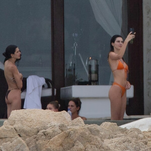 Naked Celebrity Pic Hailey Baldwin 024 pic