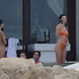 nude celebrities Hailey Baldwin 025 pic