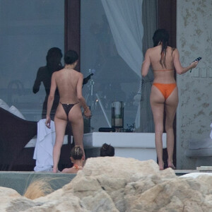 Naked Celebrity Hailey Baldwin 029 pic