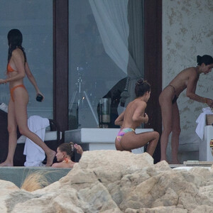 Nude Celebrity Picture Hailey Baldwin 030 pic