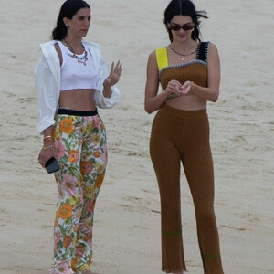 Celebrity Leaked Nude Photo Hailey Baldwin 048 pic
