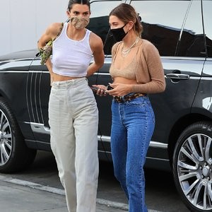 Kendall Jenner & Hailey Bieber Wear Similar Outfits as They Hit the Shops Together in LA (38 Photos) – Leaked Nudes