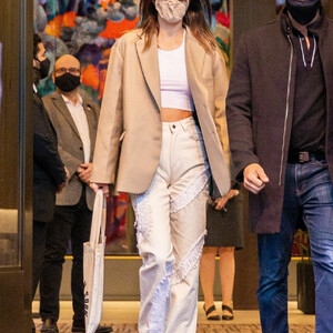 Famous Nude Kendall Jenner 007 pic