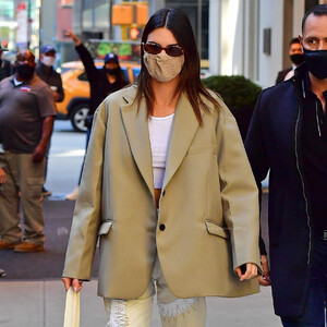 Free nude Celebrity Kendall Jenner 031 pic
