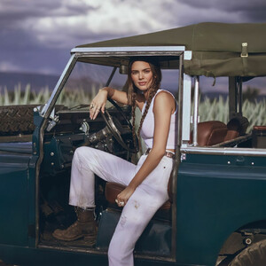 Nude Celeb Kendall Jenner 007 pic