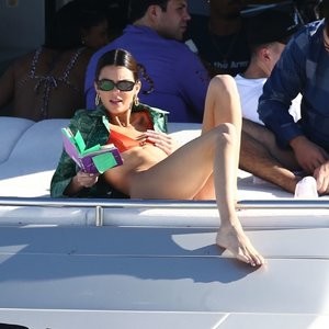 Free Nude Celeb Kendall Jenner 018 pic