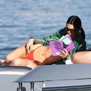 Celebrity Nude Pic Kendall Jenner 055 pic