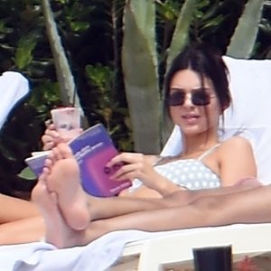 Celebrity Naked Kendall Jenner 009 pic