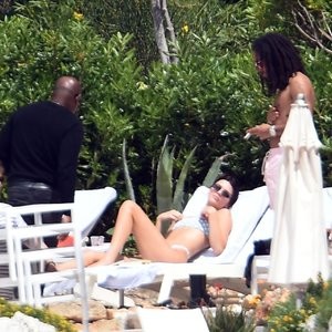 Naked Celebrity Kendall Jenner 022 pic