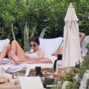 Celeb Nude Kendall Jenner 036 pic