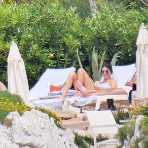 Hot Naked Celeb Kendall Jenner 038 pic