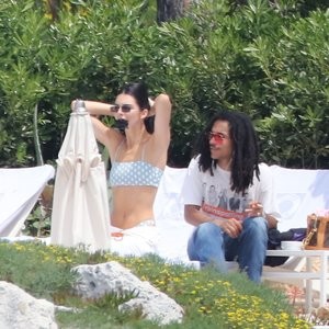 celeb nude Kendall Jenner 074 pic