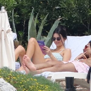 Hot Naked Celeb Kendall Jenner 104 pic