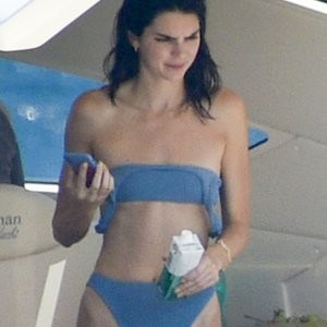 Nude Celebrity Picture Kendall Jenner 001 pic