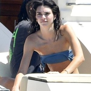 Nude Celebrity Picture Kendall Jenner 003 pic