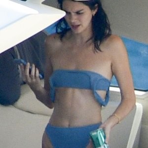 Nude Celeb Pic Kendall Jenner 010 pic