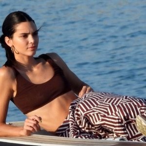 Celebrity Leaked Nude Photo Kendall Jenner 056 pic