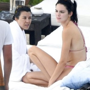 Celebrity Nude Pic Kendall Jenner 004 pic