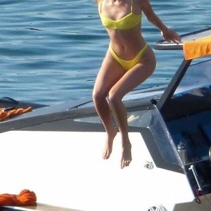 Hot Naked Celeb Kendall Jenner 008 pic