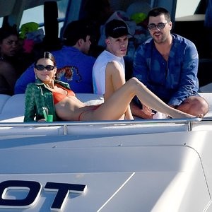 Naked Celebrity Kendall Jenner 060 pic