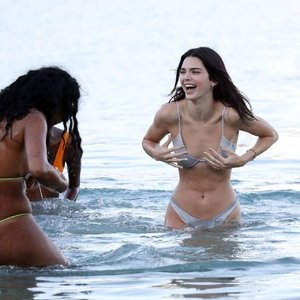 Celebrity Nude Pic Kendall Jenner 032 pic