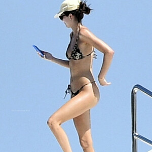 Kendall Jenner Shows Off Her Toned Bikini Body on Board a Yacht in Sardinia (38 Photos) – Leaked Nudes