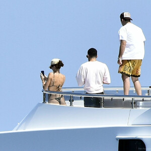 nude celebrities Kendall Jenner 007 pic