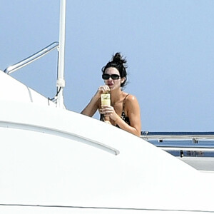 Nude Celeb Kendall Jenner 018 pic