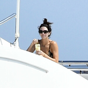 Free Nude Celeb Kendall Jenner 019 pic