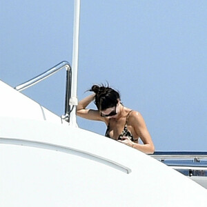 Hot Naked Celeb Kendall Jenner 021 pic