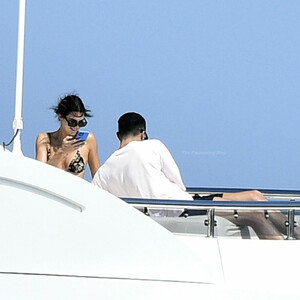 Naked Celebrity Kendall Jenner 026 pic