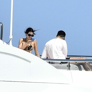 Naked Celebrity Pic Kendall Jenner 027 pic