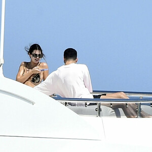 Celeb Nude Kendall Jenner 028 pic
