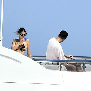 Free Nude Celeb Kendall Jenner 029 pic
